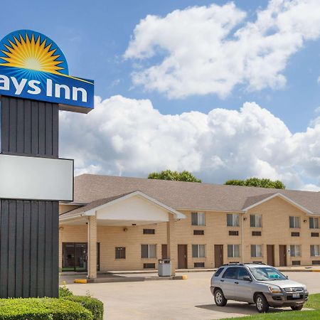 Days Inn By Wyndham Charleston Exteriör bild