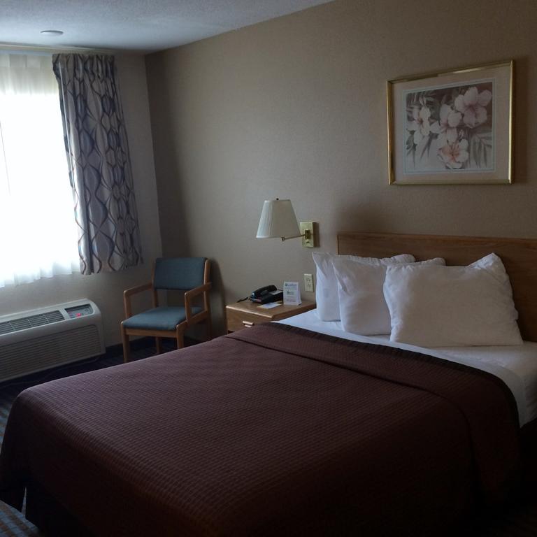 Days Inn By Wyndham Charleston Exteriör bild