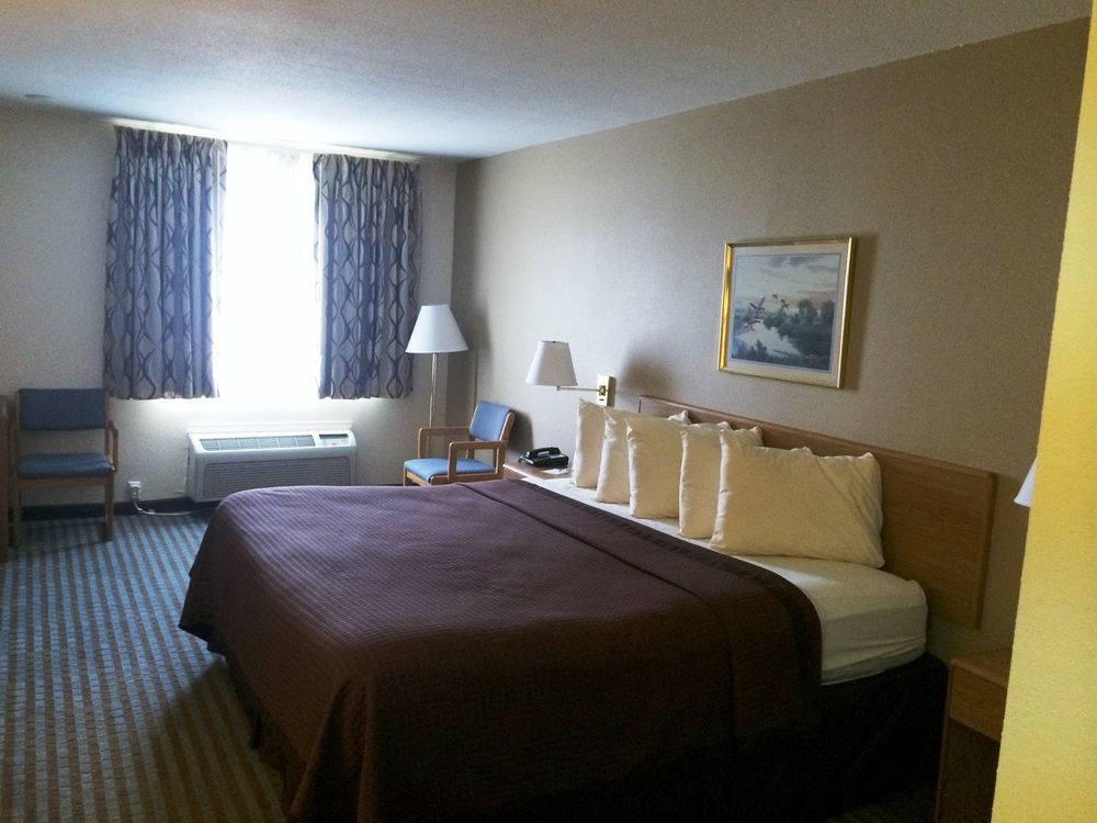 Days Inn By Wyndham Charleston Exteriör bild